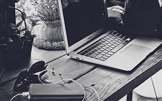 开云体育app网页版安全-曼联正式宣布签约逆天前锋，转会市场火热，曼联引进前锋