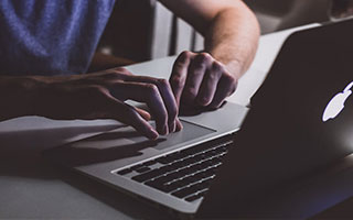 开云体育app网页版安全-曼联正式宣布签约逆天前锋，转会市场火热，曼联引进前锋