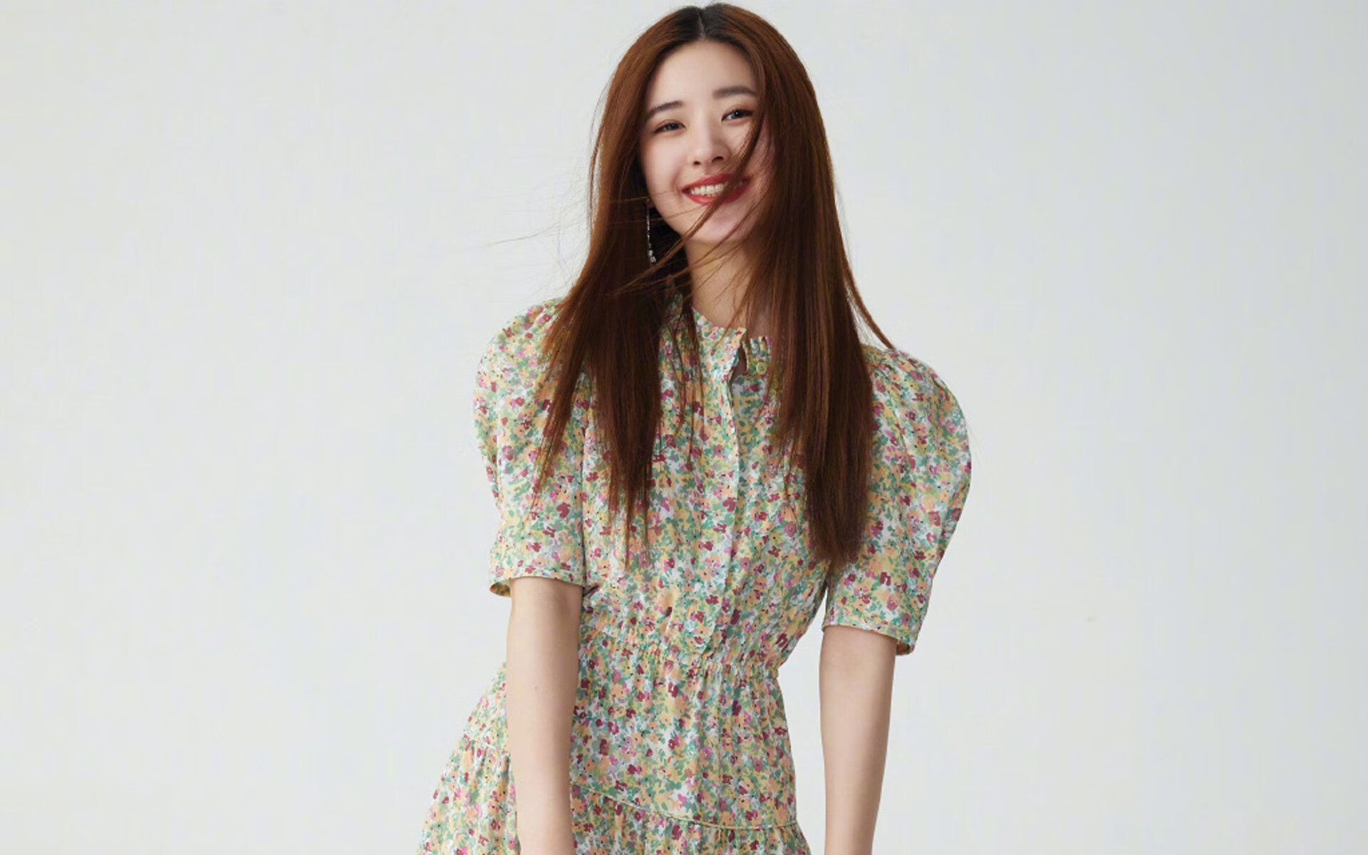 特斯·冯·迪克：精准的定位球助攻能力，为南非队提供进攻威胁，冯 斯特拉客