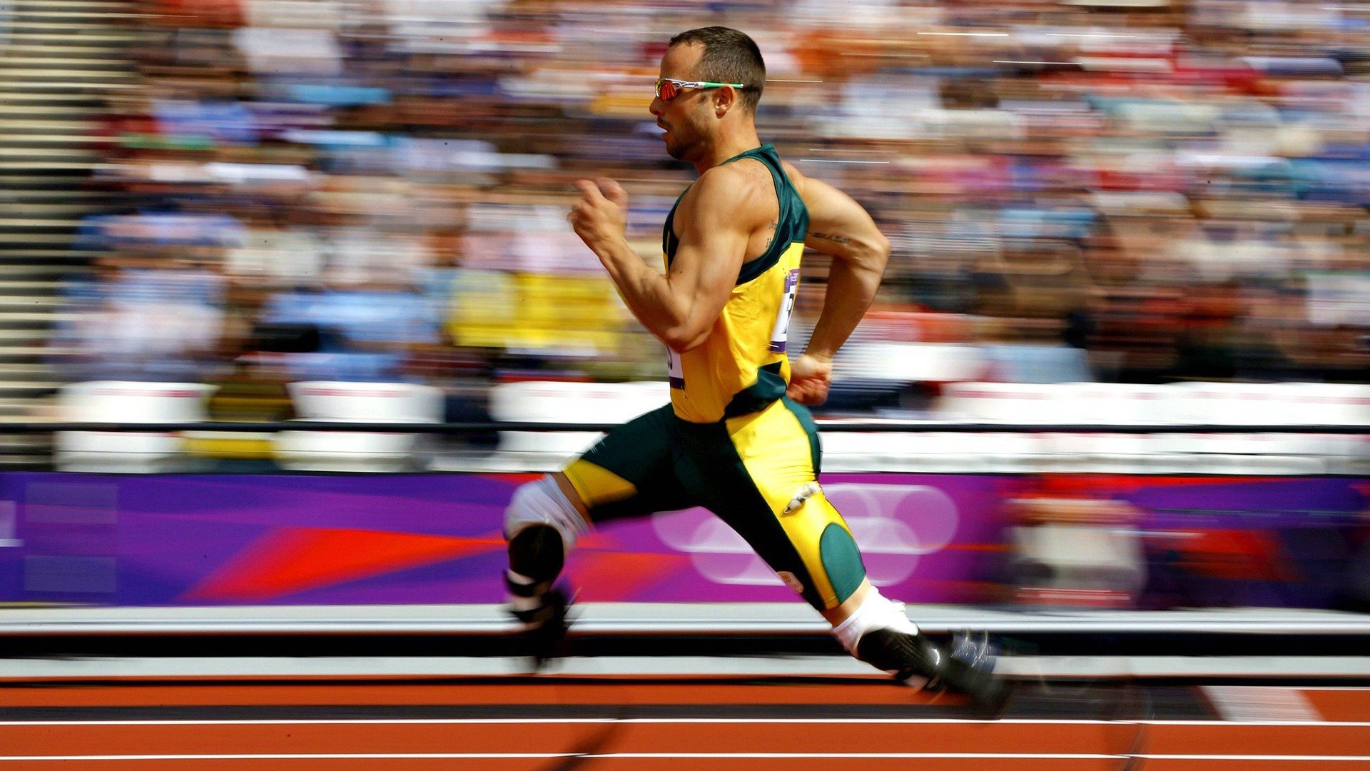 足球场上的搞笑段子：笑料不断！，足球的搞笑瞬间